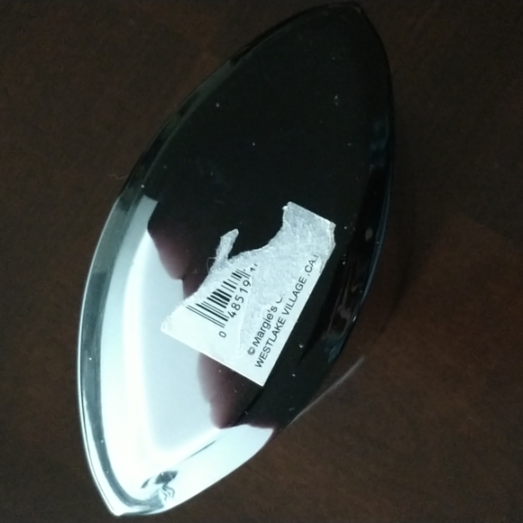 Margie's Garden Westlake village vase, yin and yang 6.5"x5.5" white offb… - Picture 3 of 6